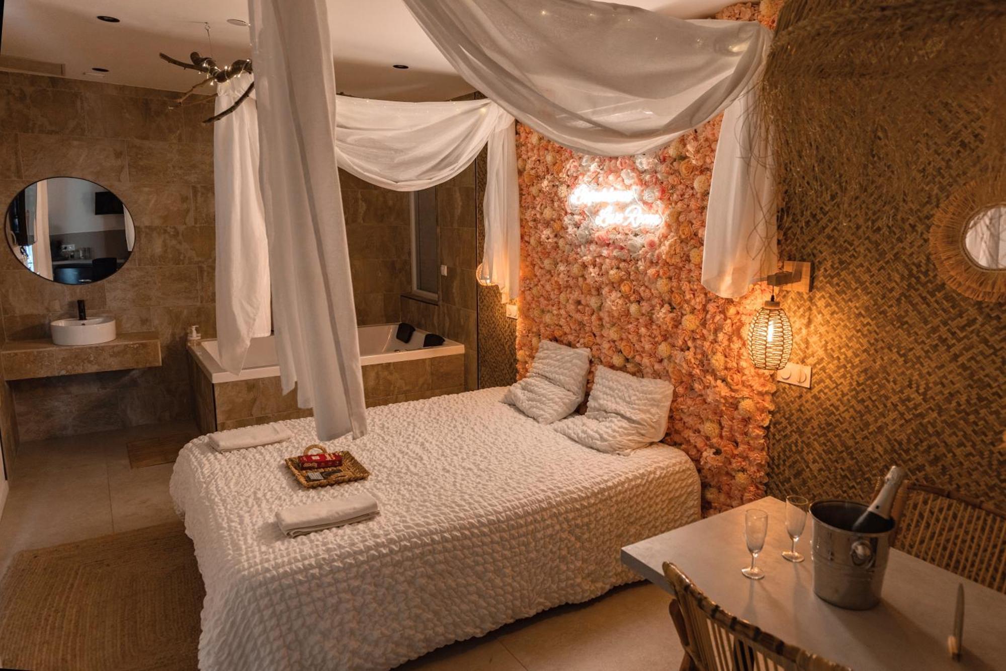 L'Experience Love Room Saint-Jean-Bonnefonds 外观 照片